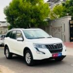 Mahindra XUV500 W9