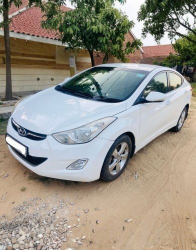 Hyundai Elantra 1.6 SX CRDi