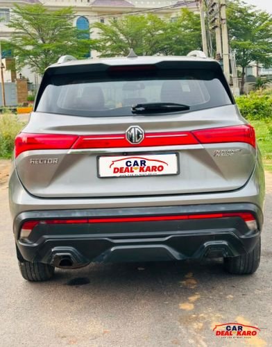 Rear view of MG Hector Sharp