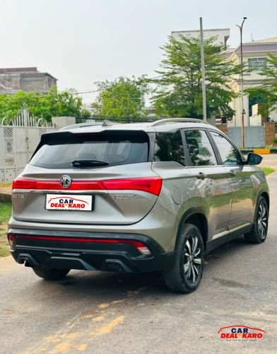 Rear view of MG Hector Sharp