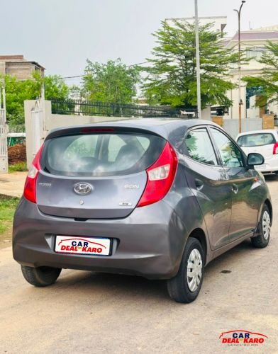 Rear view of Hyundai Eon Era+