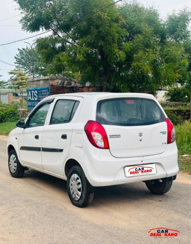 Rear view of Maruti Suzuki VXI
