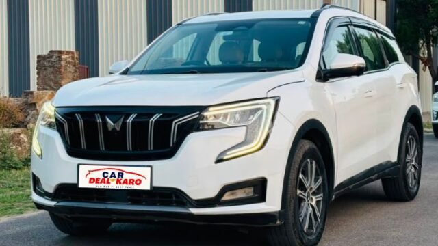Front view of 2019 Mahindra XUV500 W9 Diesel