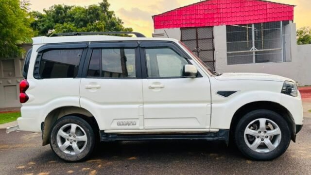 Mahindra Scorpio Side