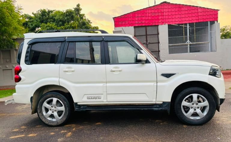 Mahindra Scorpio Side