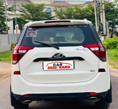 Mahindra XUV W9 FWD