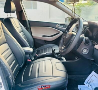 Hyundai i20 Magna+ spacious cabin with front and rear seats