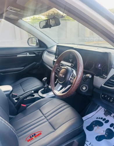 KIA Seltos cabin