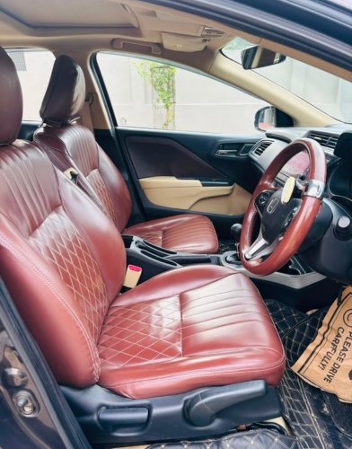 Honda City 1.5 VX MT cabin