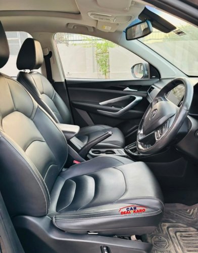 MG Hector cabin with seats