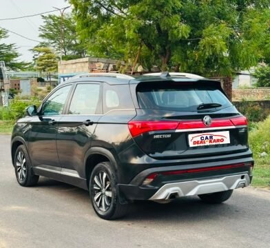 Rear view of MG Hector DE 2.0 MT Sharp SUV