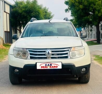 Renault Duster RXE front view