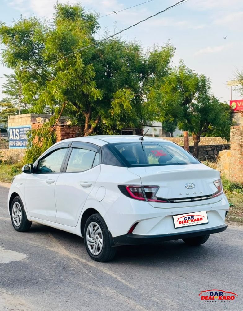 Hyundai Aura rear view