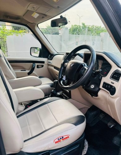 Mahindra Scorpio Classic S11 MT