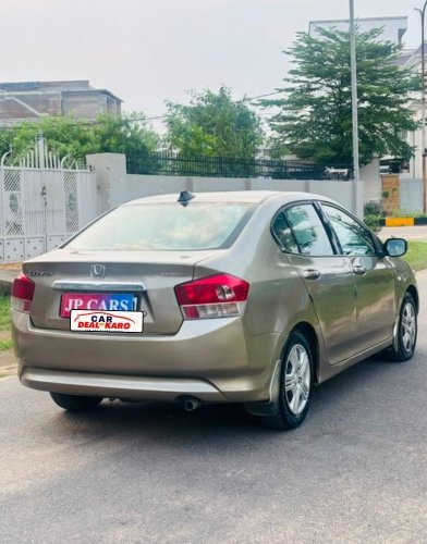 Honda City 1.5 S AT rear views