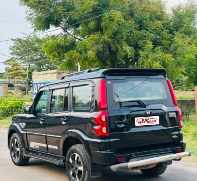 Mahindra Scorpio Classic S11 MT
