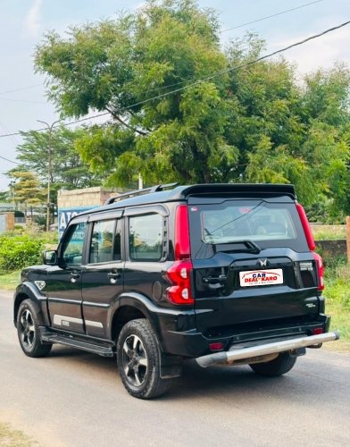 Mahindra Scorpio Classic S11 MT