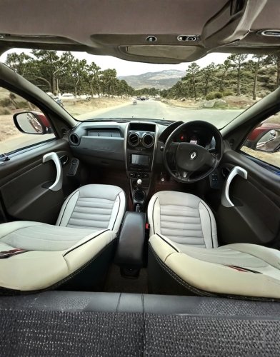 Renault Duster 85 PS Diesel interior view