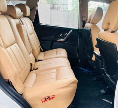 Mahindra XUV W9 FWD