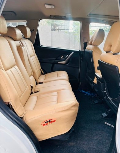 Mahindra XUV W9 FWD