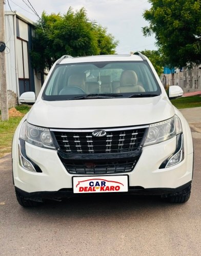 Mahindra XUV W9 FWD