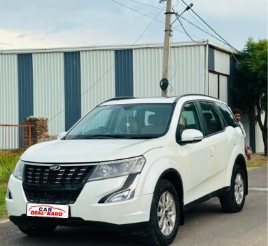 Mahindra XUV W9 FWD