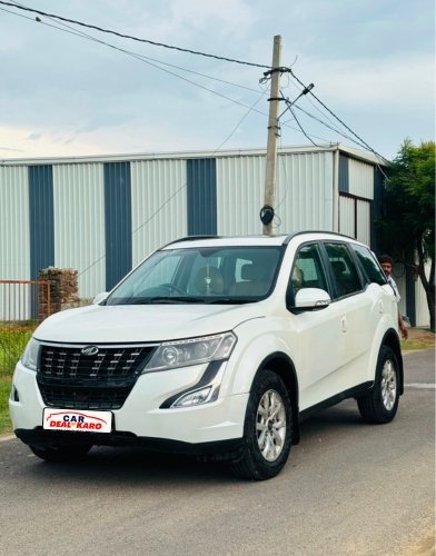 Mahindra XUV W9 FWD