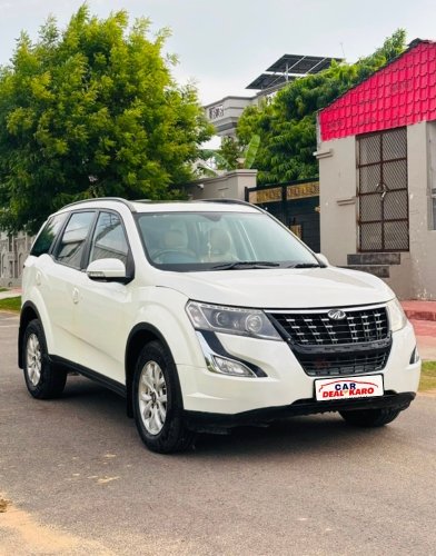 Mahindra XUV W9 FWD