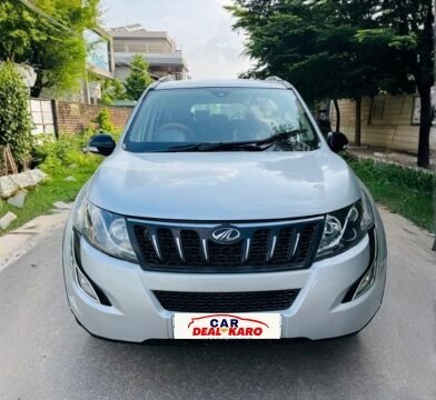Mahindra XUV500 W6