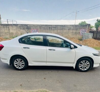 Honda City 1.5L i-VTEC V MT