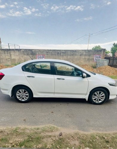 Honda City 1.5L i-VTEC V MT