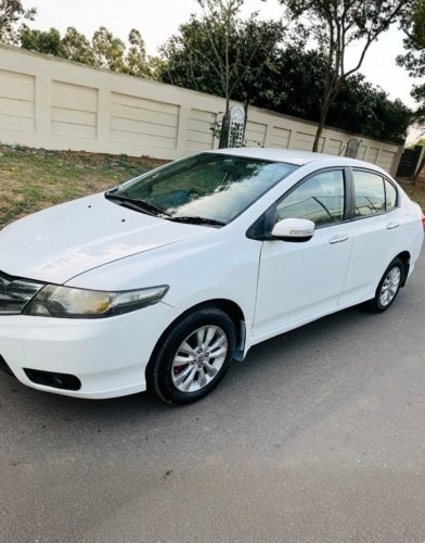 Honda City 1.5L i-VTEC V MT