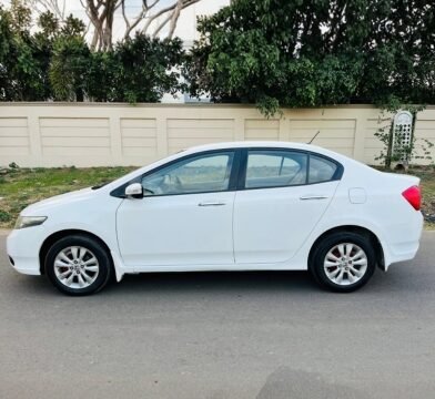 Honda City 1.5L i-VTEC V MT