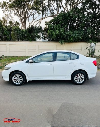 Honda City 1.5L i-VTEC V MT