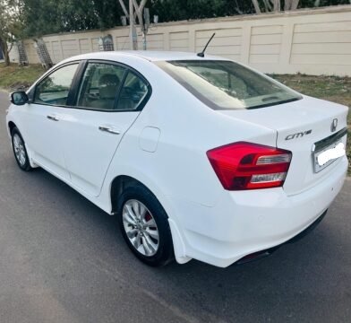 Honda City 1.5L i-VTEC V MT