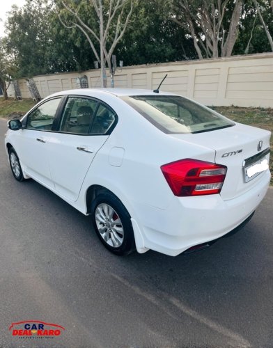 Honda City 1.5L i-VTEC V MT