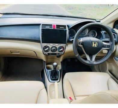 Honda City 1.5L i-VTEC V MT