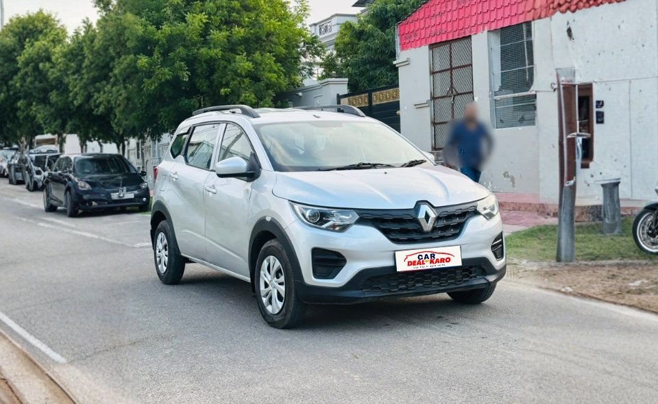 Renault Triber RXE