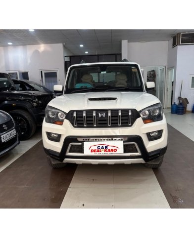 Mahindra Scorpio S10